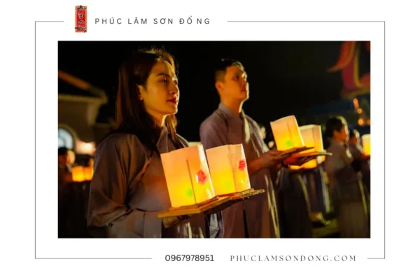 dâng đèn cúng Phật