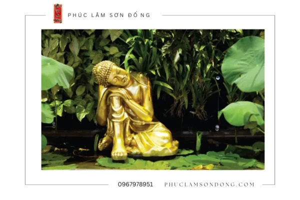 Đặt tượng Phật ngoài sân vườn