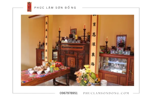 thờ Phật chung với ban thờ tổ tiên