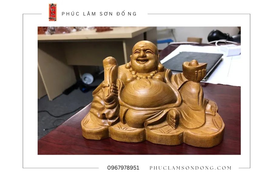 tượng phật trên bàn làm việc