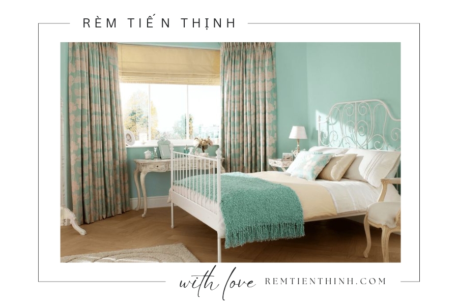 Màu tường kết hợp hài hòa với màu rèm giúp không gian sinh động