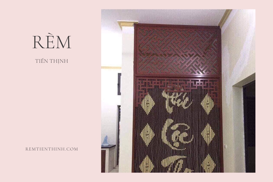 Rèm gỗ mang đến sự trang nghiêm cho phòng thờ