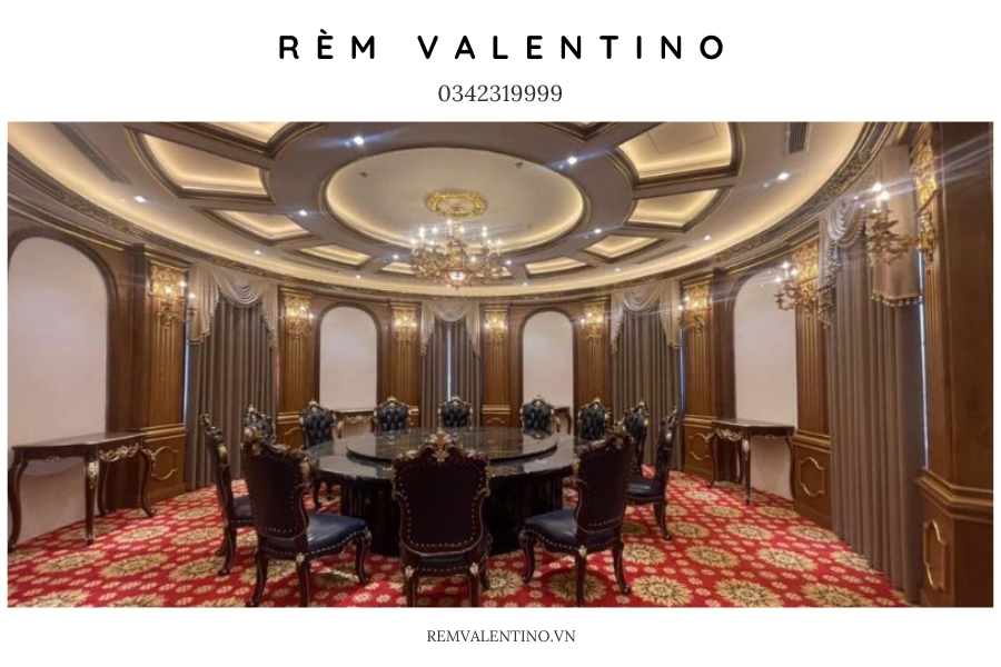 Không gian phòng ăn ấm cúng với rèm tân cổ điển