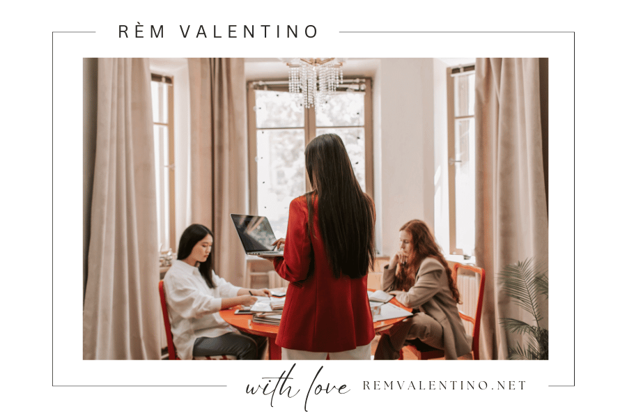 Không chỉ là phụ kiện trang trí, rèm cửa còn giúp cho không gian làm việc của bạn trở nên hiện đại và tiện nghi hơn