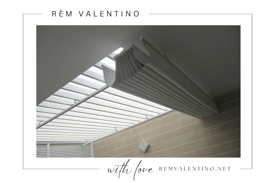 Sự tiện lợi của Rèm Trần Tự Động giúp bạn dễ dàng kiểm soát ánh sáng và nhiệt độ