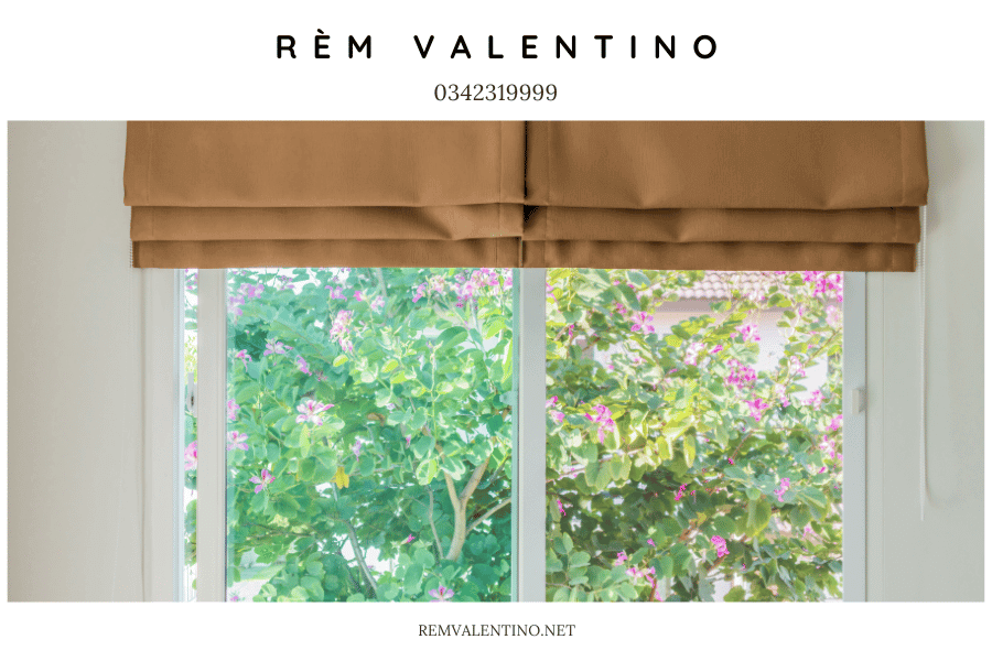 Sắc màu mùa hè và sự bình yên hòa quyện với rèm Roman