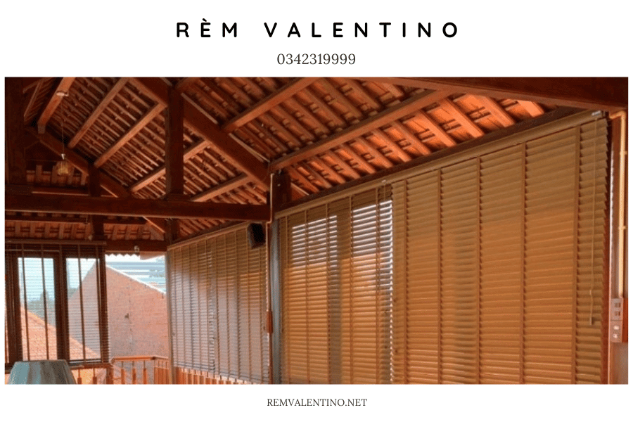 Ngoài chống nắng mưa, rèm còn có tác dụng tạo không gian riêng tư cho khu vực sân vườn