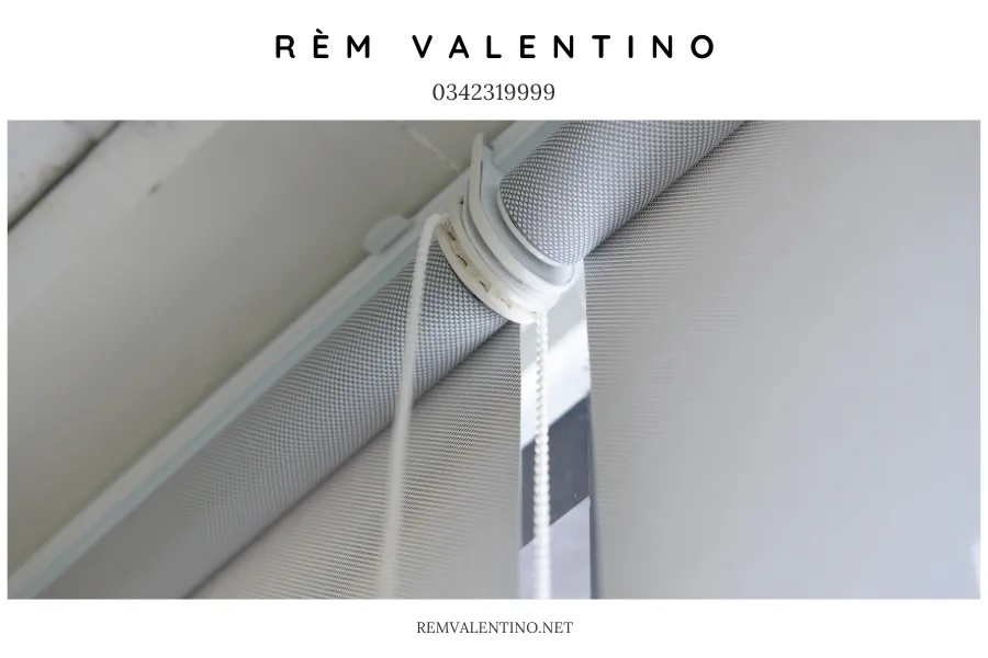 Lưới rèm nhẹ nhàng - sự kết hợp hoàn hảo giữa sự riêng tư và ánh sáng tự nhiên.