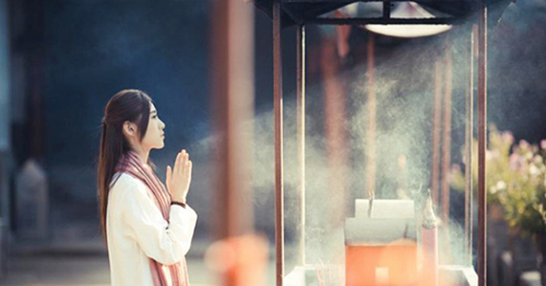 2 loai nguoi va 5 thoi diem nhat dinh dung quen tung kinh niem Phat