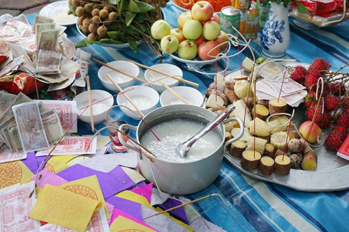 Bày cách cúng cô hồn chuẩn, gia đình không bao giờ bị ma quỷ quấy nhiễu hình ảnh Bay cach cung co hon chuan, gia dinh khong bao gio bi ma quy quay nhieu hinh anh