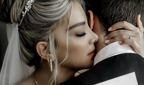 Cần biết nhắm mắt cho qua đúng lúc