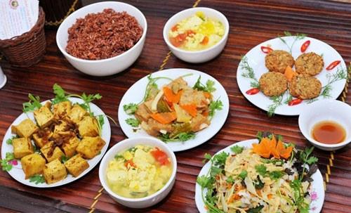 chuan bi mam com cung