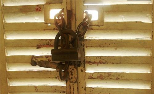 gia nhân không được phép ra vào gia nhan khong duoc phep ra vao