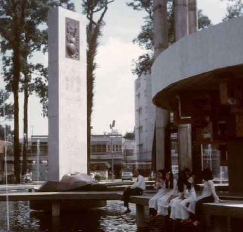 Ho Con Rua - chung nhan lich su mang mau sac phong thuy hinh anh