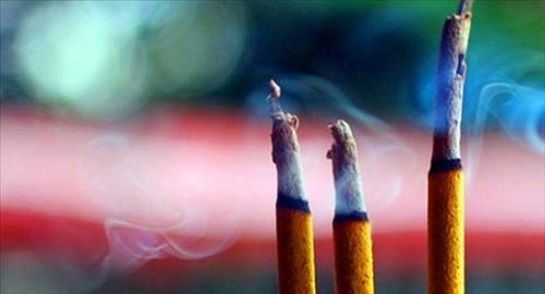 Huong dan cach thap huong dung cach hinh anh 2