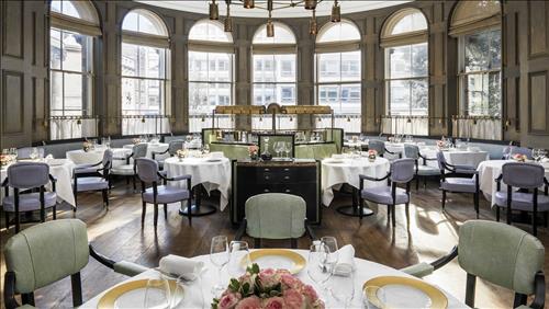 Khach san Langham nhieu ma nen hut khach