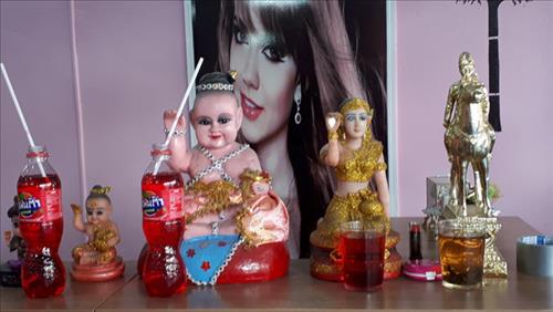 Kuman Thong la vat cung cua nhieu nguoi noi tieng Thai Lan