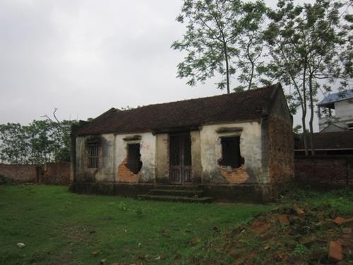 Nhung ngoi lang hoang vang, nha hoang