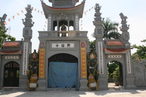 Nhung ngoi chua linh thieng bac nhat Viet Nam, neu hiem muon con cai thi nen thu den day hinh anh 2