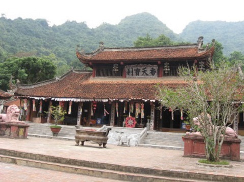 Nhung ngoi chua linh thieng bac nhat Viet Nam, neu hiem muon con cai thi nen thu den day hinh anh 2