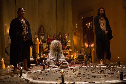 noi cung te hoa vang