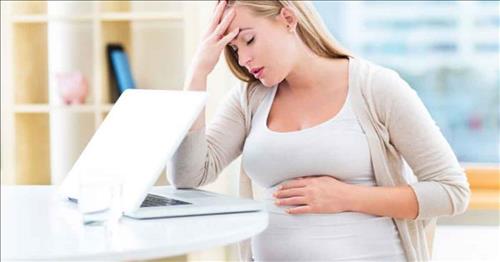 phu-nu-co-thai-khong-nen-di-dam-ma