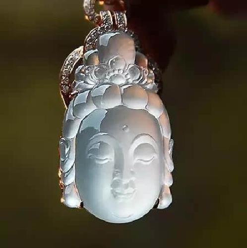 Tai sao noi Nam deo Quan Am, nu deo Di Lac hinh anh