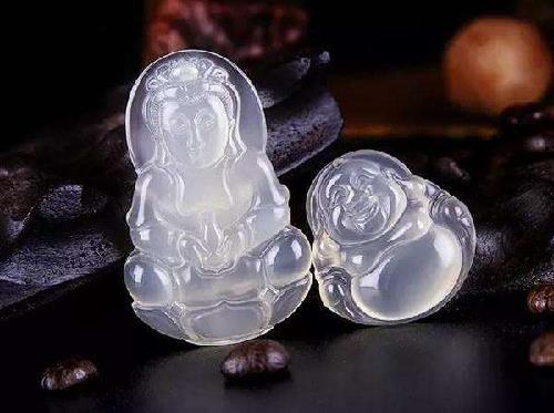 Tai sao noi Nam deo Quan Am, nu deo Di Lac hinh anh