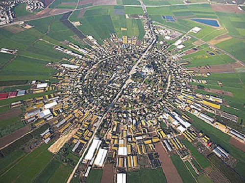 Thon Bat Quai - di san tram nam cua Gia Cat Luong hinh anh