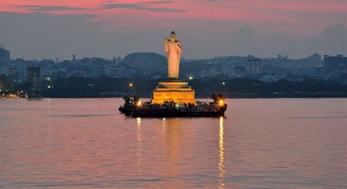 Tượng Phật Hussain Sagar ở Ấn Độ