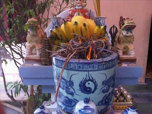 ve sinh ban tho ngay tet, thay bat huong hinh anh