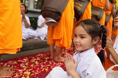 Vạn vận đều là hư vọng Van van deu la hu vong