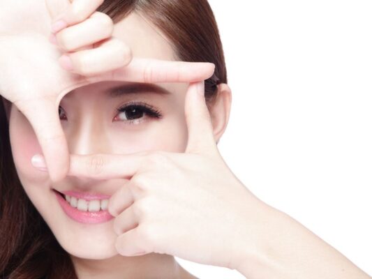 Chăm sóc vùng da mắt đúng cách để duy trì vẻ đẹp và sức sống