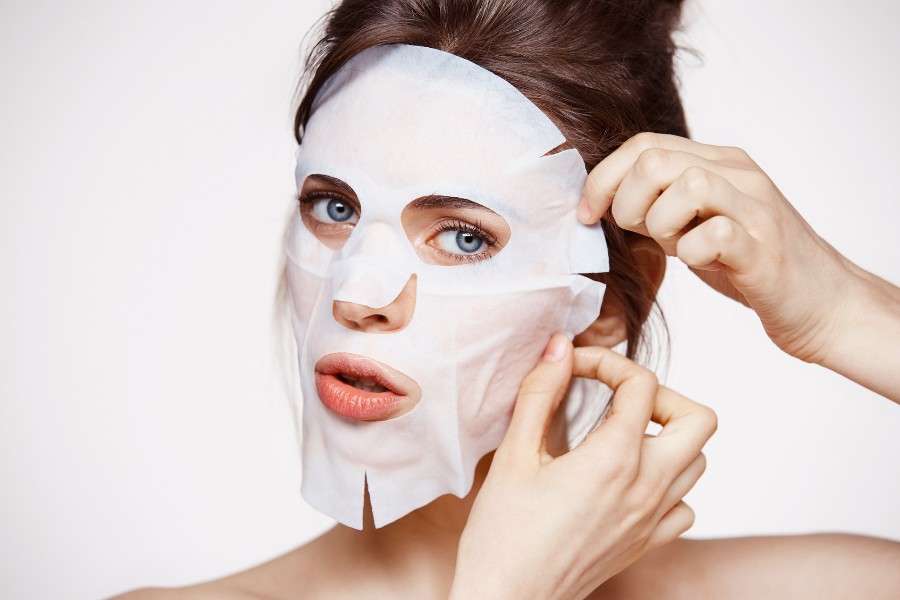 Lạm Dụng Miếng Dán Lột Mụn