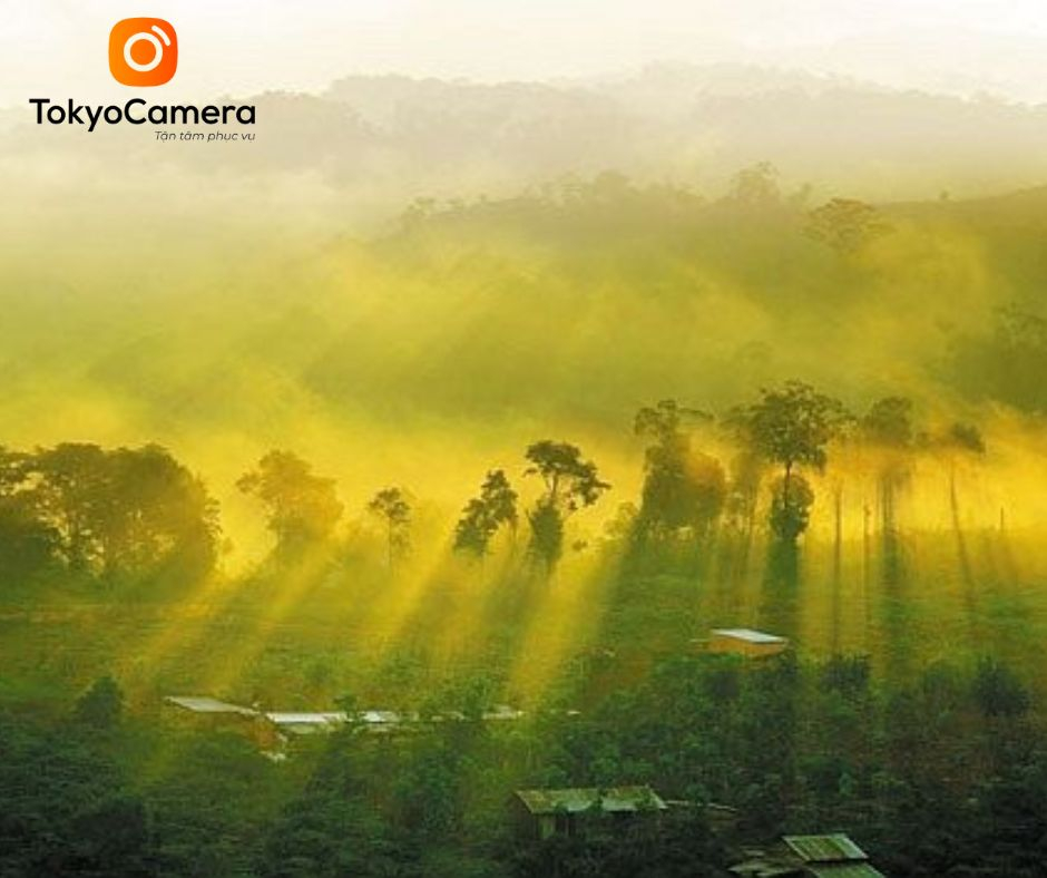 1-buc-anh-chup-nguoc-sang-khi-binh-minh-dang-len-tren-vung-cao-tokyo-camera-1679909985-1