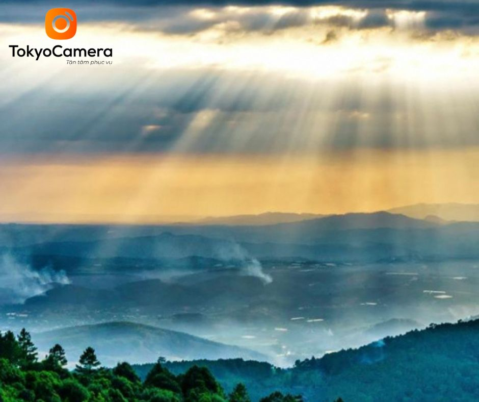 2-chup-anh-nguoc-sang-luc-binh-minh-dang-len-tokyo-camera-1679909985
