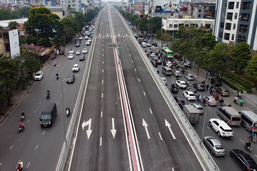 cong-nghe-do-be-tong-tai-cho-tren-gian-giao-di-dong-mss-da-giao-di-chuyen-phia-tren-dam-day-cung-la-lan-dau-tien-cong-nghe-hien-dai-nay-duoc-thuc-hien-tai-viet-nam