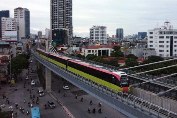 Đơn vị tư vấn (tại Pháp) đề nghị sử dụng nhân sự của Công ty Đường sắt Hà Nội (đơn vị tiếp nhận vận hành) tham gia vào toàn bộ quá trình vận hành thử. Với ít nhất 15 nhân viên