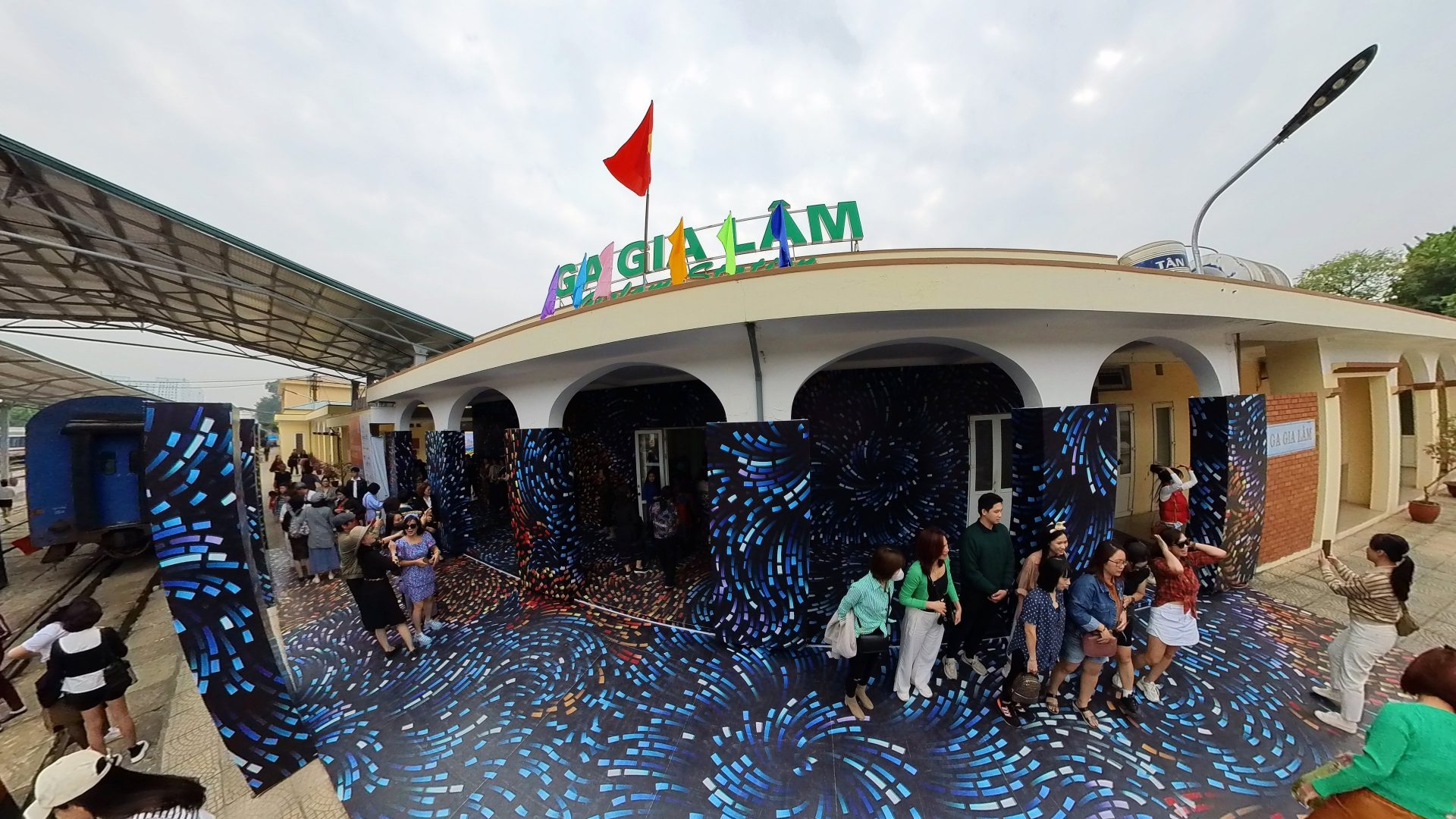 insta360-one-rs-1-inch-le-hoi-sang-tao-ha-noi-25 Insta360 One RS 1 Inch Edition và X3