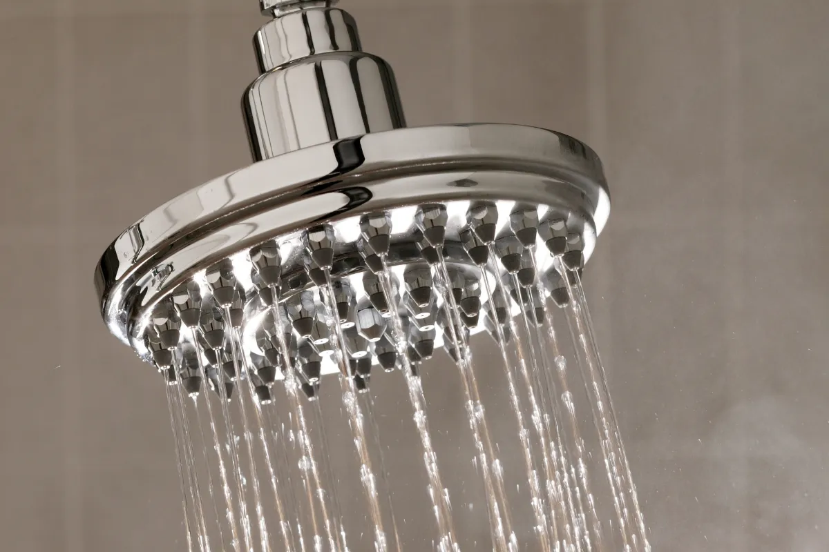 Vòi sen tắm (hay còn gọi là bộ vòi sen) là một thiết bị trong phòng tắm được sử dụng để điều chỉnh và phân phối nước tới người tắm
