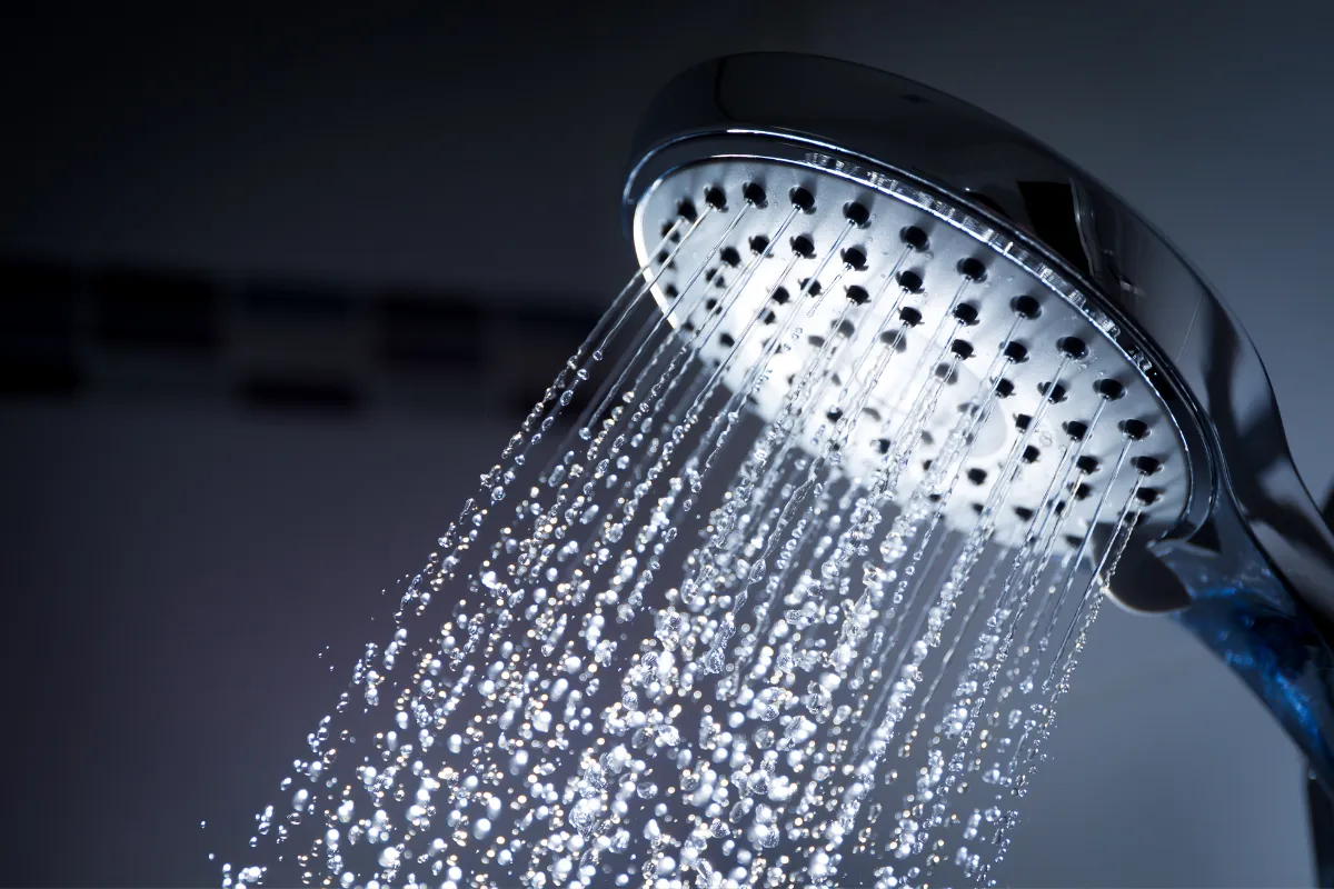  là một thiết bị trong phòng tắm được sử dụng để cung cấp nước cho việc tắm rửa hoặc tắm vòi sen