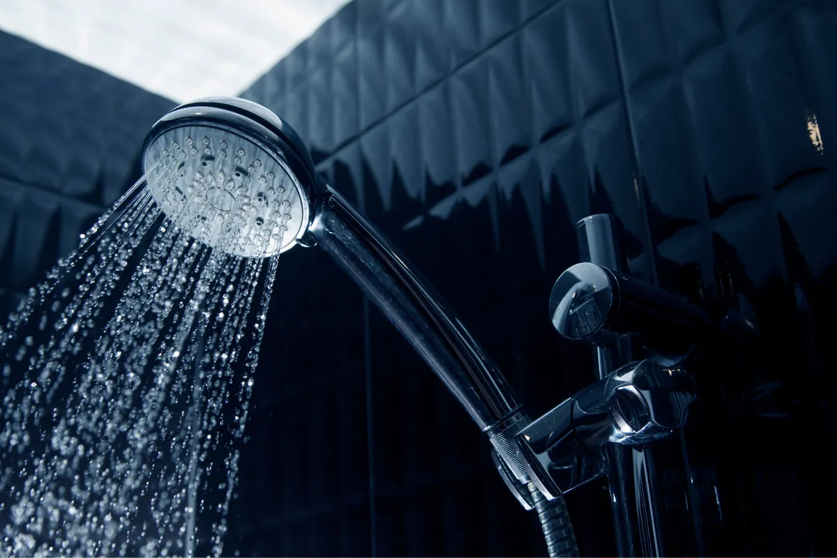 Nguyên tắc hoạt động của vòi sen tắm là sự kết hợp của một số yếu tố quan trọng