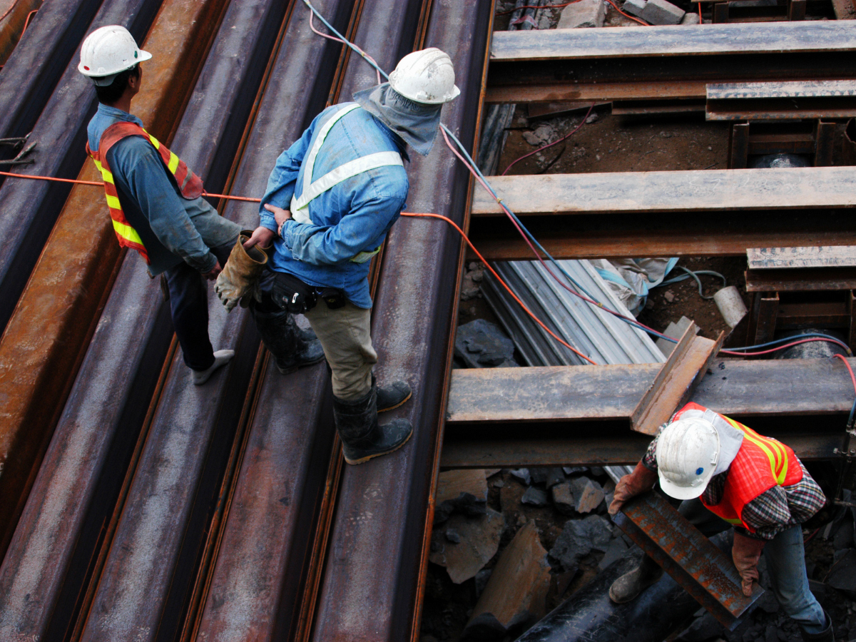 Nên xuất khẩu lao động Đức hay Hàn Quốc?