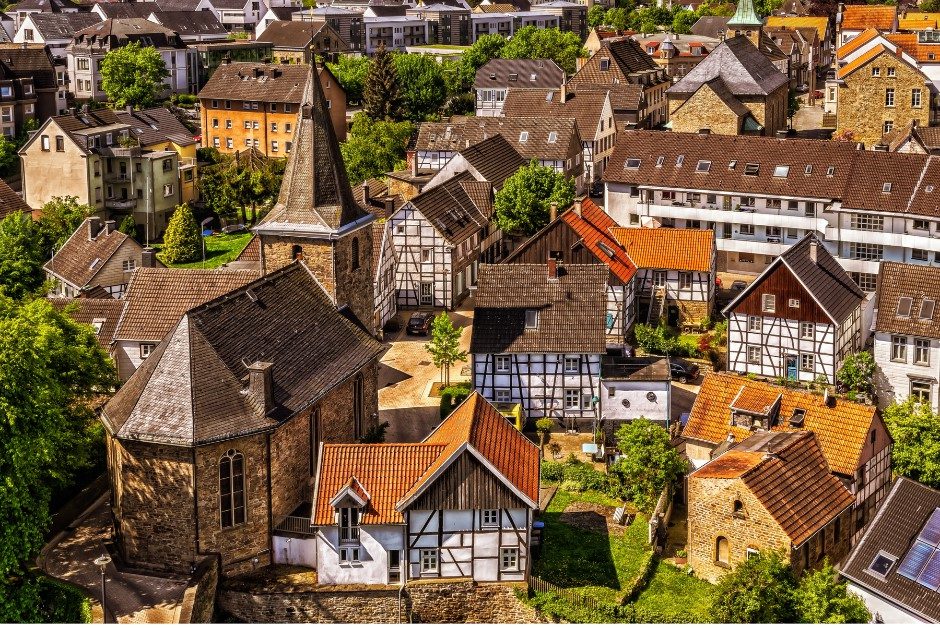 Nên du học Đức hay Canada?