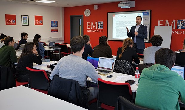 Truong-Quan-tri-EM-Normandie-4