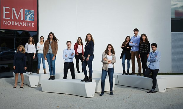 Truong-Quan-tri-EM-Normandie-2