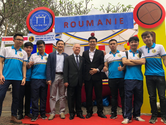 picture1-534x400-1 sinh-vien-phap-dong-loat-huong-ung-ngay-hoi-quoc-te-