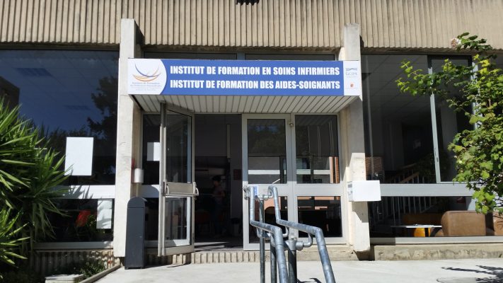 vfe-du-hoc-phap-nganh-dieu-duong-2-711x400-1 Du học ngành Điều dưỡng tại Pháp 3