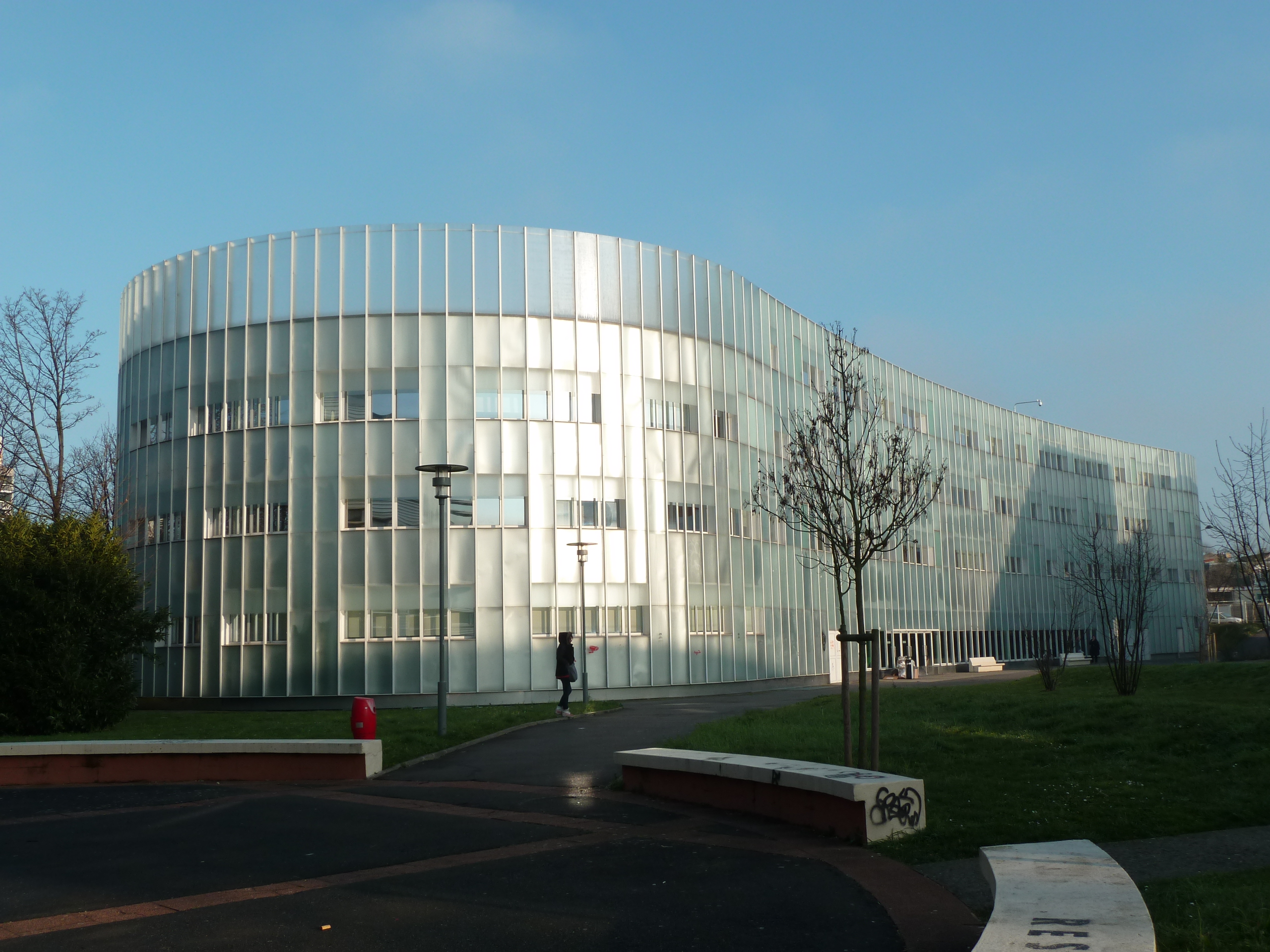 vfe-vietnam-france-exchange-truong-dai-hoc-vincennes-saint-denis-campus paris 8