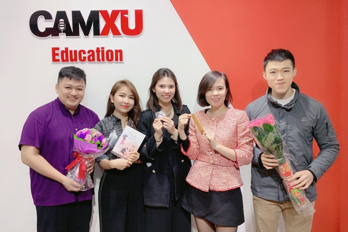 Quốc tế phụ nữ 8/3 – Check-in ngay – Quà liền tay